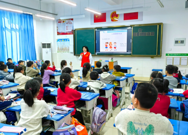 服务的普惠性可及性快捷性才能让教育改革开展成果惠及人民群